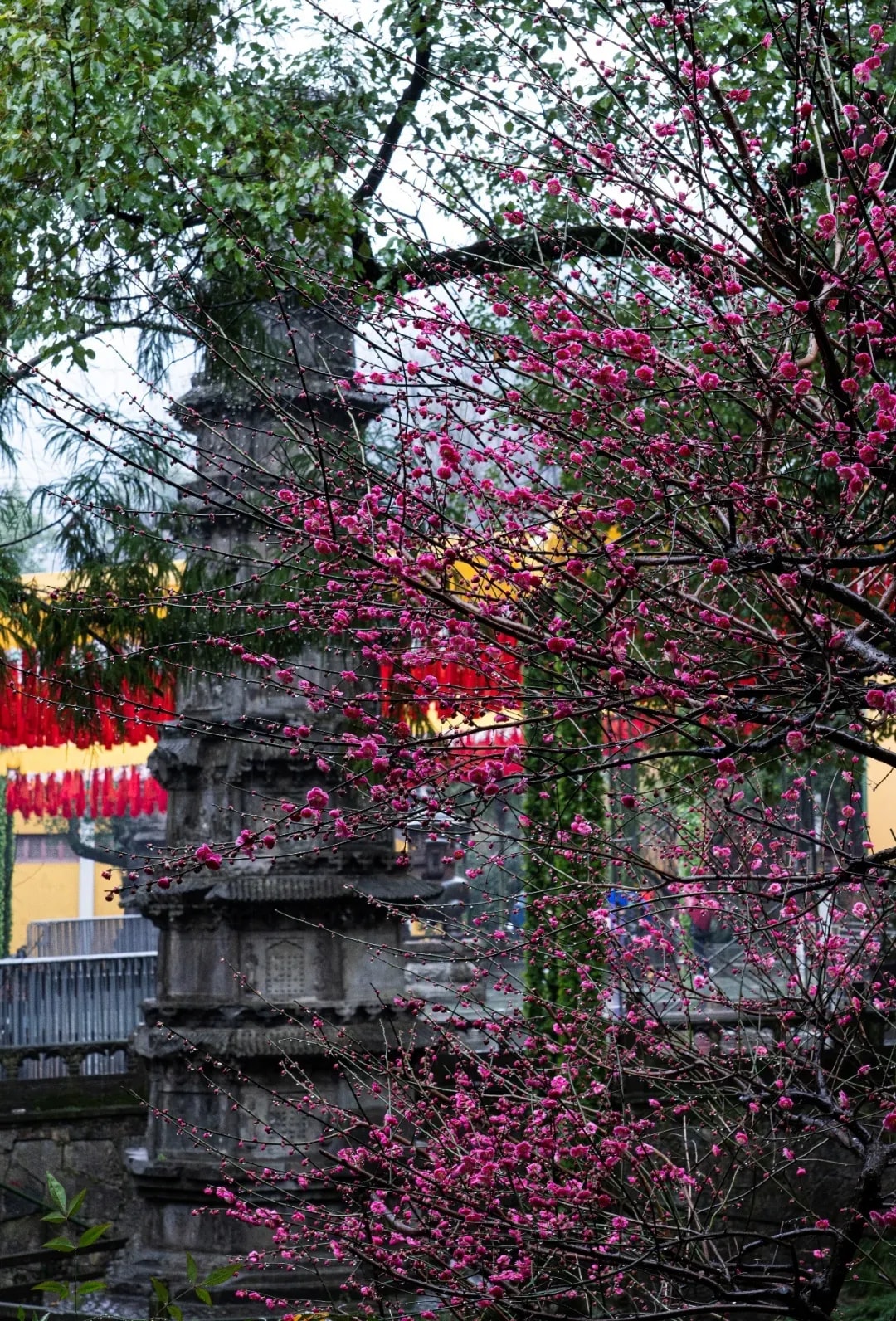 寺院中的佛塔有甚麼宗教含義？