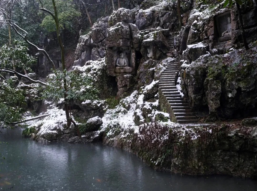 為甚麼用金剛來比喻般若妙慧？