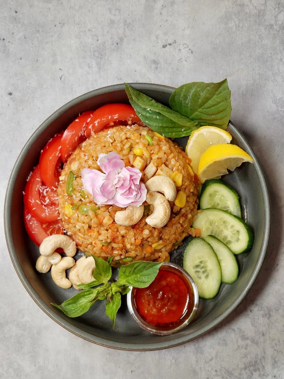 咖哩野菜果仁炒饭