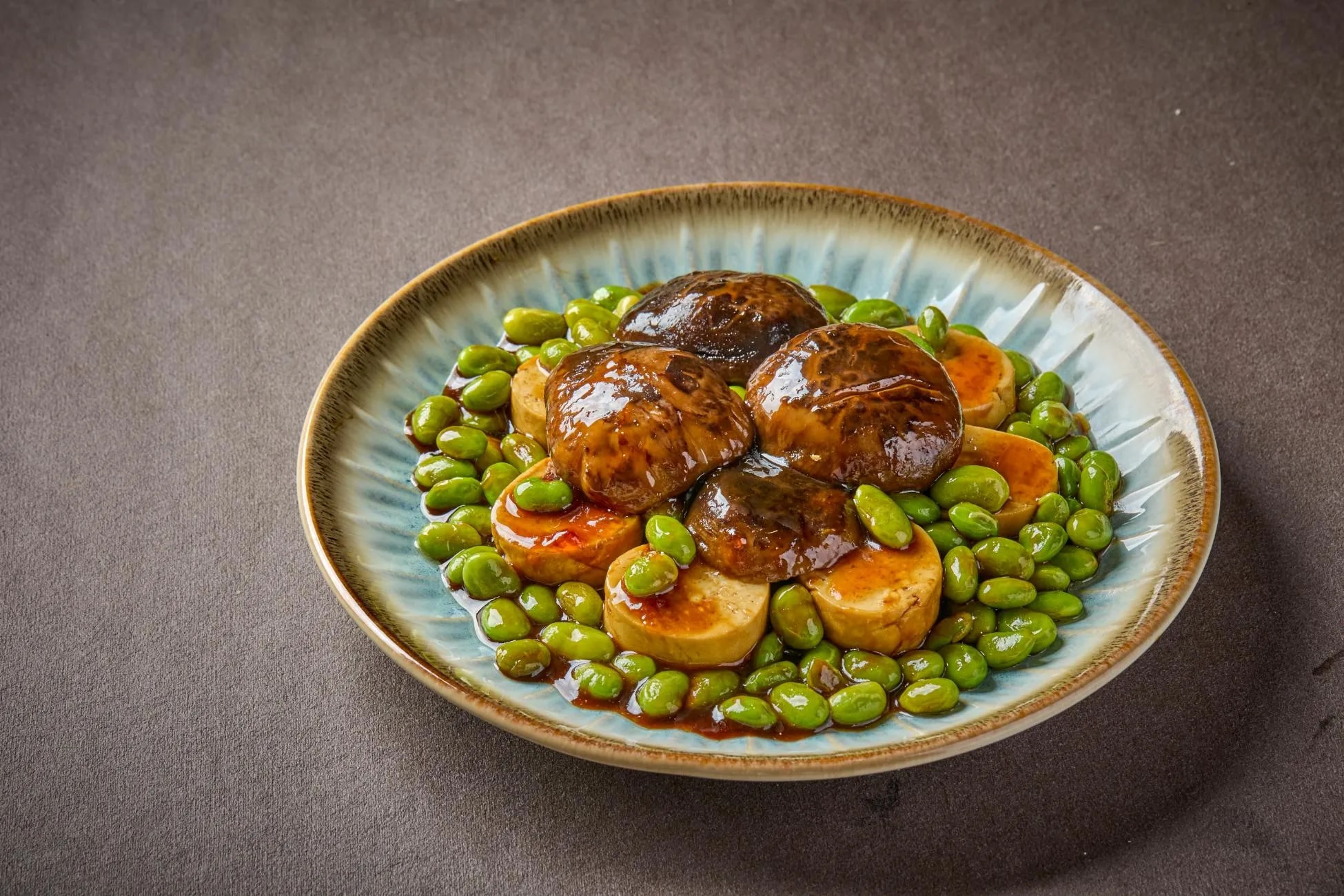 在六齋日或十齋日 卻遇到家人或朋友請吃葷 該怎麼處理?